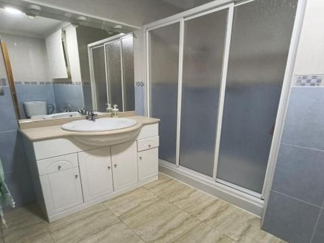 Amplia Vivienda de 4 dormitorios con balcón y ascensor