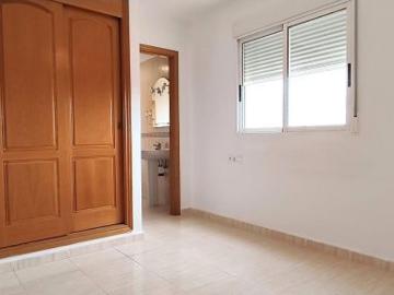 Amplia vivienda de 4 dormitorios con piscina en Villafranqueza – Alicante