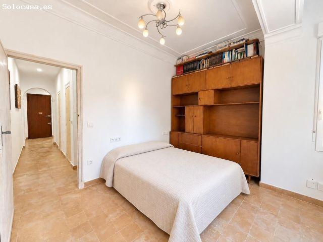 Amplia vivienda de 4 habitaciones en el centro de Valencia