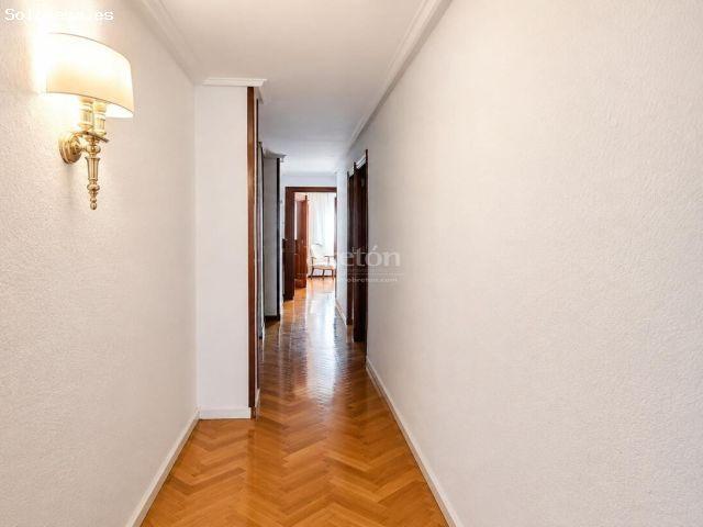 AMPLIA VIVIENDA DE 5 DORMITORIOS JUNTO A GRAN VÍA, EN UNA UBICACIÓN PRIVILEGIADA