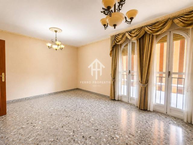 AMPLIA VIVIENDA DE DOS PLANTAS CON COCHERA, TRASTERO Y TERRAZA PATIO EN PRIEGO DE CÓRDOBA
