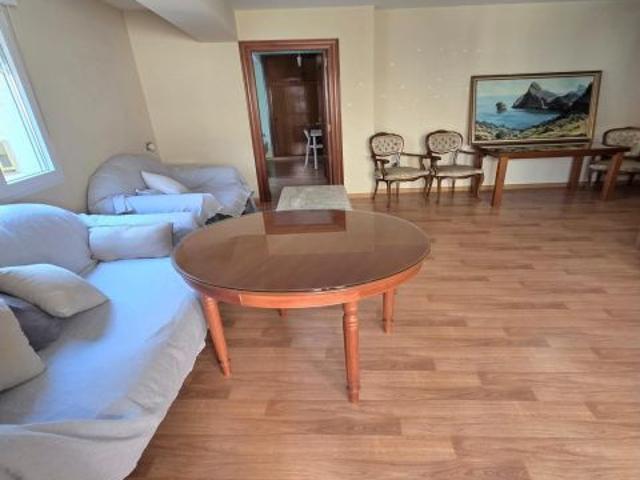 Amplia vivienda en alquiler en pleno centro de Jaén