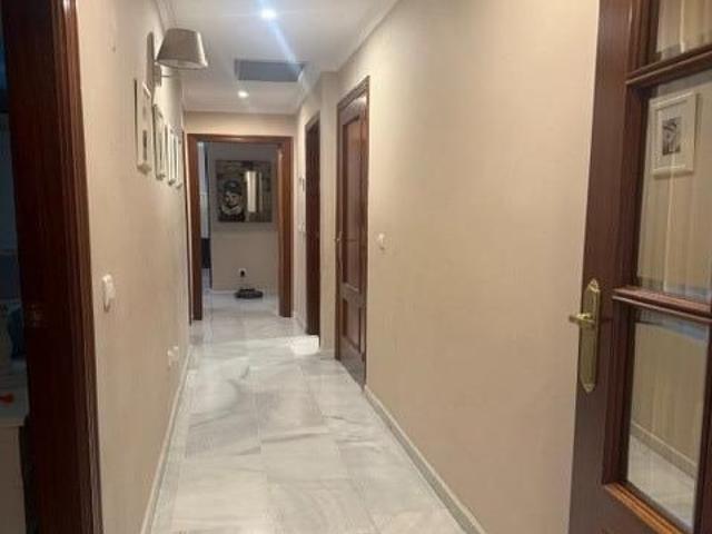 AMPLIA VIVIENDA EN EL CENTRO DE POSADAS CON 3 DORMITOIROIS, 2 BAÑOS y ESPECTACULAR TERRAZA SOLARIUM