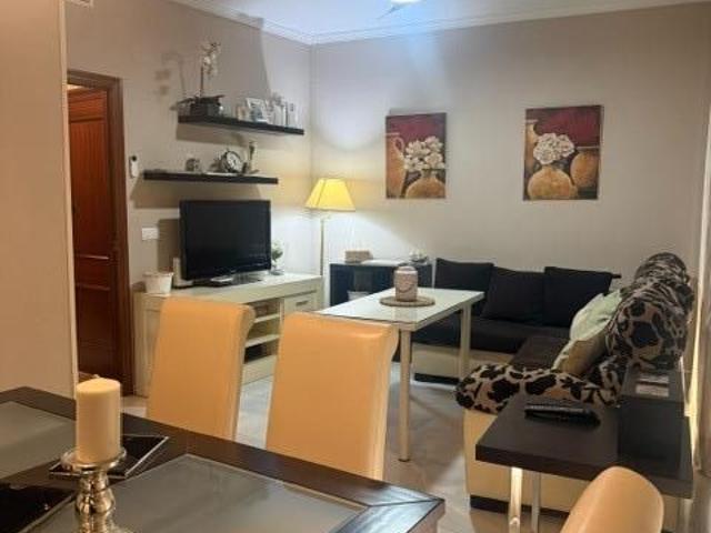 AMPLIA VIVIENDA EN EL CENTRO DE POSADAS CON 3 DORMITOIROIS, 2 BAÑOS y ESPECTACULAR TERRAZA SOLARIUM EN PLENO CENTRO DE POSADAS