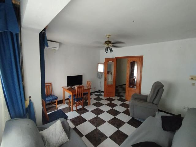 Amplia Vivienda en Pleno Centro con 3 Habitaciones