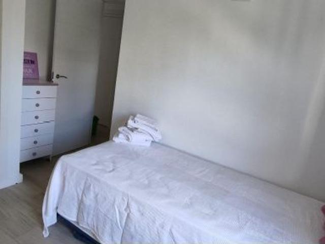 Amplia vivienda en urbanización, primera línea de Playa San Juan