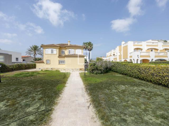 Amplia vivienda familiar en venta a tan solo 30 minutos al s. 366m² Cullera