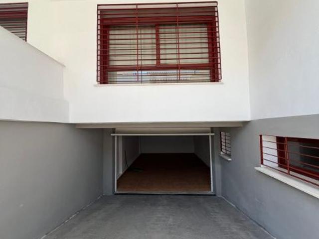 Amplia vivienda junto al Nevada Shopping, metro y PTS. Lista para entrar a vivir