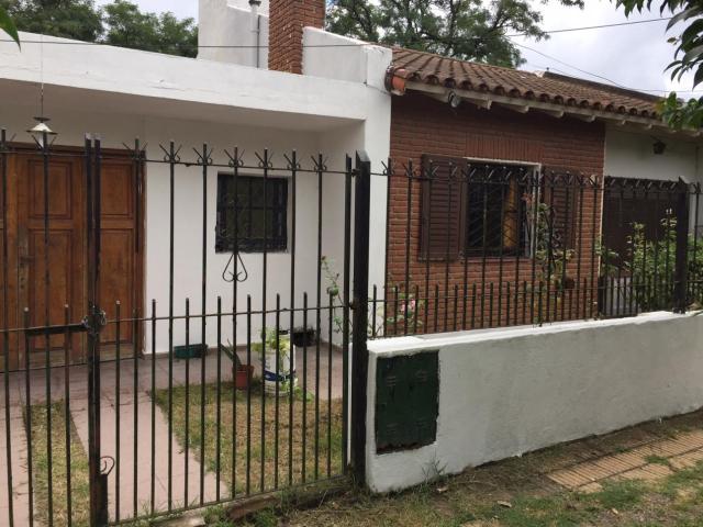 Amplia Vivienda sobre Libertad 451, a metros de Soldi, Glew en Inmomap