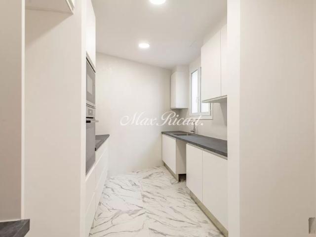 Amplia vivienda recién reformada en Avenida Diagonal 200m²