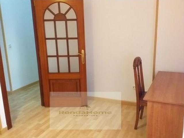 Amplia vivienda reformada de 4 dormitorios en alquiler en Martiricos La Roca, Málaga