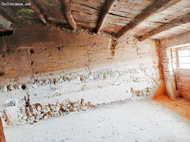 Amplia vivienda unifamiliar adosada con gran potencial en Sant Quintí de Mediona