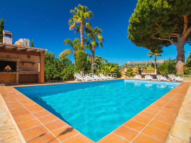 Amplia villa con piscina privada a 200 m de la playa, situad. 300m² Calpe calp