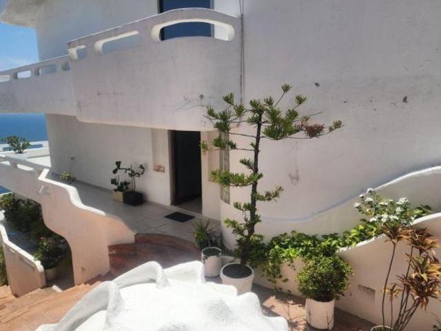 Amplia Villa con vista espectacular al oceáno pacífico