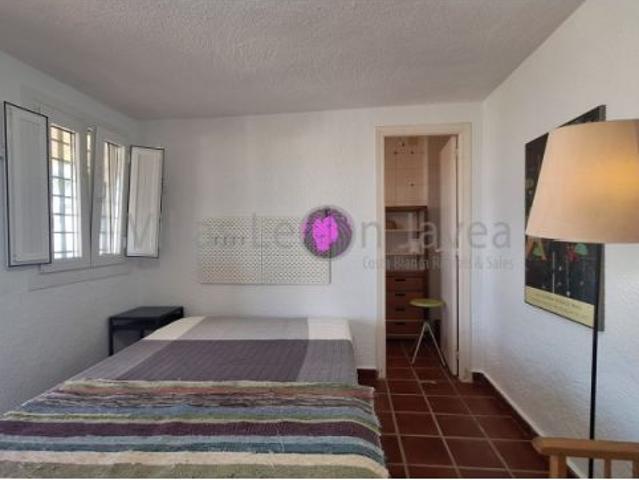 Amplia villa amueblada con impresionantes vistas a Jávea y su bahía en alquiler