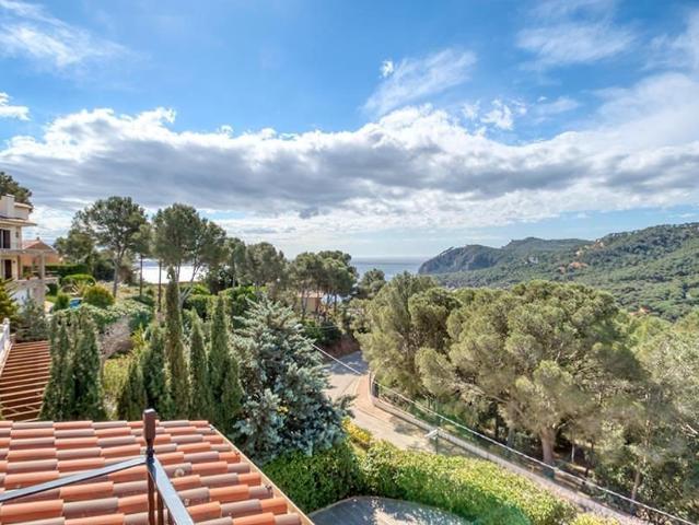 Amplia Villa En Parcela De 1.877m2, Con Piscina Y Vistas Pan. 539m² Tamariu