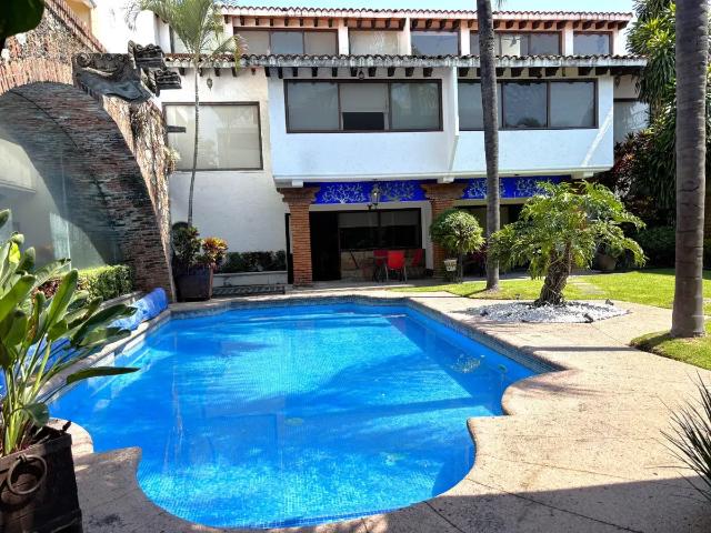 Amplia villa en renta sin amueblar y amueblada en zona dorada