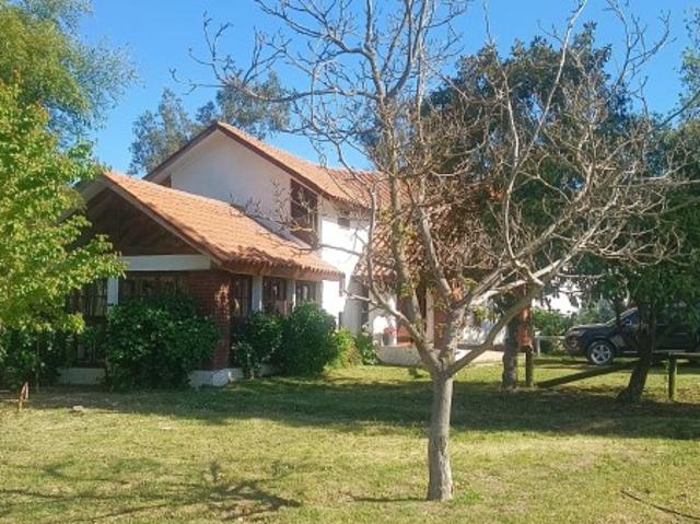 Amplia y Comoda Casa de Campo en Rosario