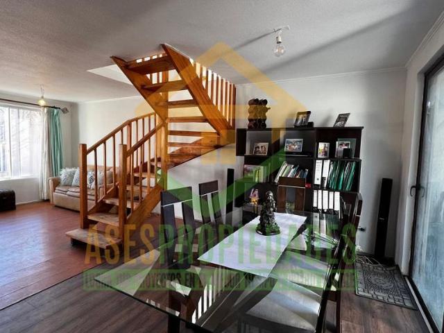 AMPLIA Y COMODA CASA EN VENTA EN VALPARAISO 3D2B