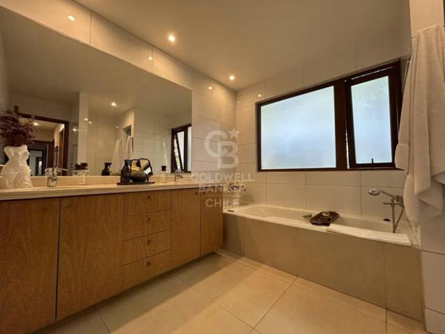 Amplia y cómoda | Estilo Chileno | Las Pircas de Chicureo | 6 dormitorios por 18500.00 en Colina
