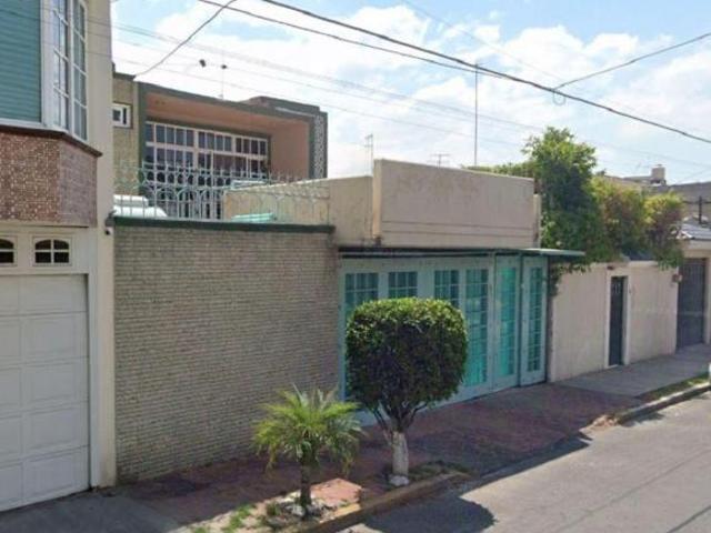 Amplia y Espaciosa casa con 260 m2 construidos en la zona centro de Texcoco