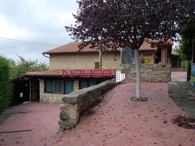 Amplia y excelente casa en Estavillo