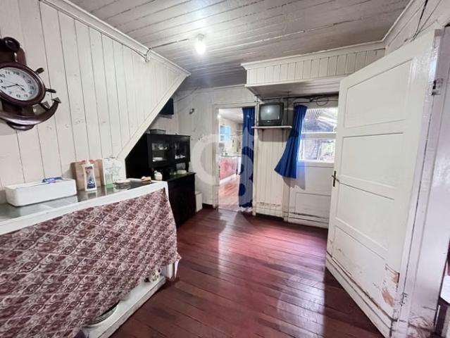 Amplia y excelente ubicación, gran potencial. 3 dormitorios por 149900. 00 en Osorno