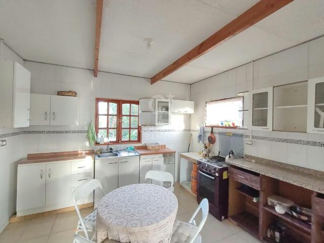 Amplia y hermosa casa en parcela de 5.000 m² | 3 dormitorios por 165000. 00 en Puerto Varas