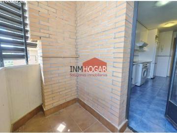 AMPLIA y LUMINOSA vivienda situada en la calle Patrimonio de la Humanidad, en Ávila enfrente del Car