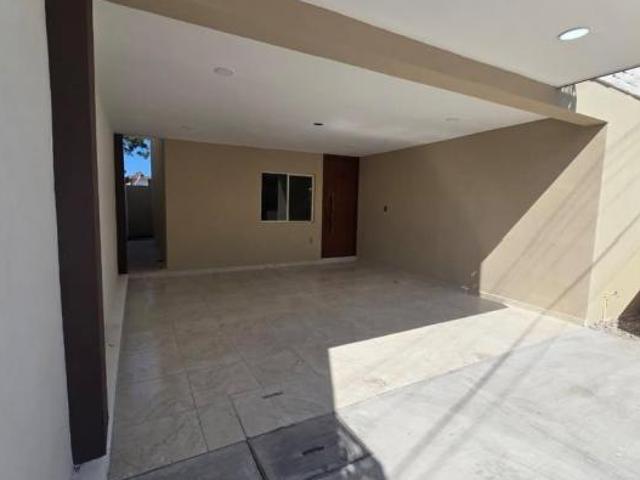 Amplia y Moderna Casa Habitacion en Planta Baja