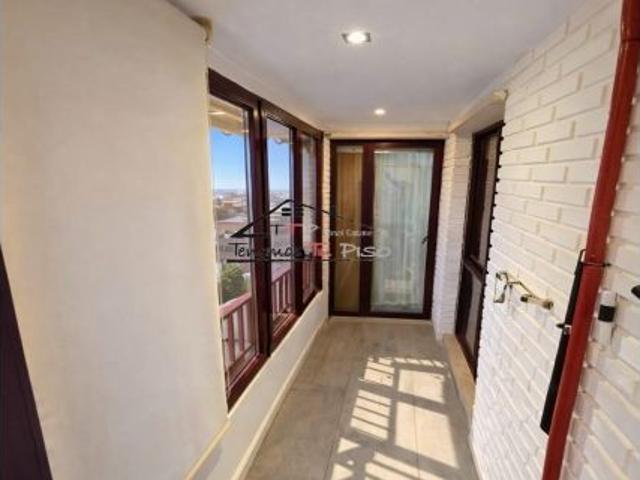 Amplia y Moderna Propiedad en San José, Zaragoza por €489,000