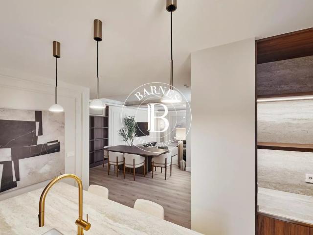 Amplitud y elegancia: piso de 3 dormitorios en General Díaz. 184m² Madrid