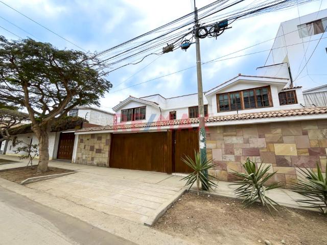 Amplitud Y Tranquilidad Que Tu Familia Merece En Santiago De Surco