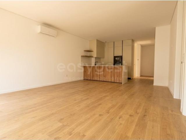 Amplo T3 com 116m² no Centro da Lourinhã Luz, Espaço e Exclusividade