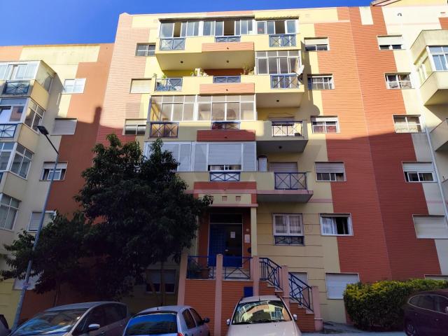 Amplo T2 95m2 Tapada das Mercês – Pronto a Habitar!