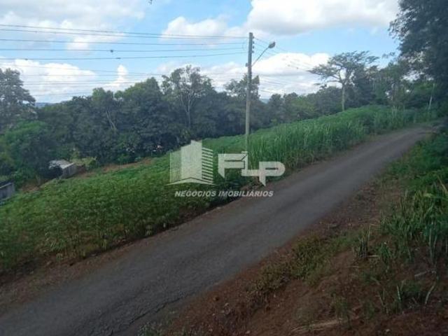 AMPLO TERRENO AO LADO DO RACING, EM BOM PRINCÍPIO