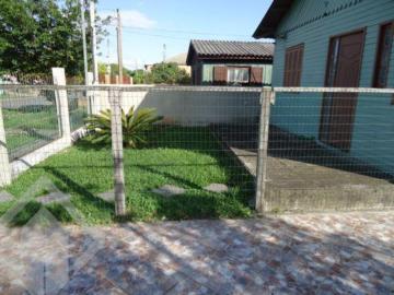 Amplo terreno com duas casas
