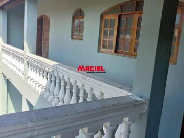 Amplo terreno com edícula assobradada! Terreno de 300m² na Vila Industrial, perfeito para quem busca