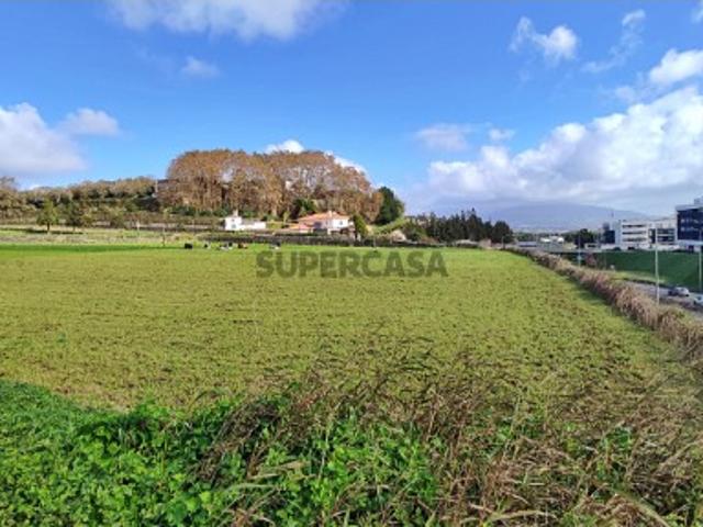 AMPLO TERRENO para VENDA junto à CIDADE PONTA DELGADA, São Miguel, Açores