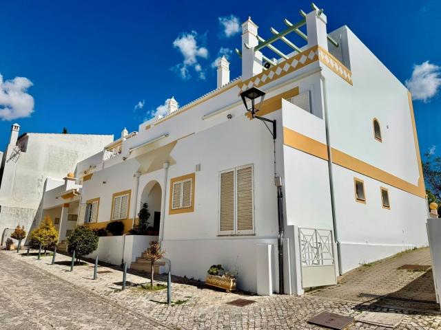 Amplo Apartamento T3 T2+1 Guia 158m² Guia