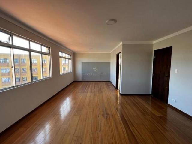 Amplo Apartamento à venda com 3 quartos sendo uma suíte no Bairro Guaíra Curitiba PR