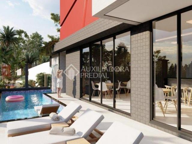 Amplo apartamento com 2 suítes