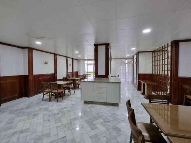 Amplo Apartamento com 4 quartos à meia quadra do Shopping Curitiba Na melhor localização entre os