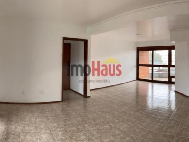 Amplo apartamento disponível para venda com 03 dormitórios no Centr