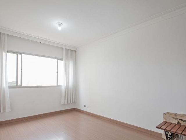 Amplo apartamento em localização privilegiada