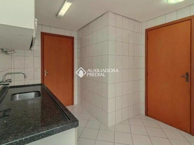 Amplo apartamento no Jardim Ipiranga