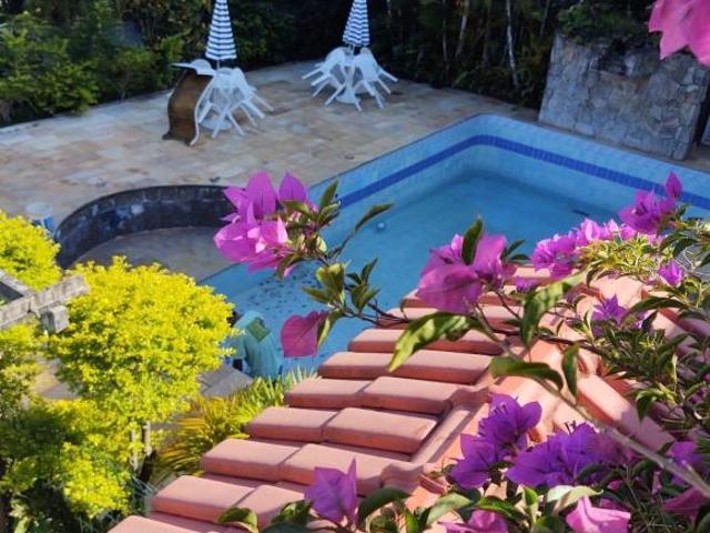 Amplo Apartamento Permite Financiamento Piscina e Paisagismo no Condomínio