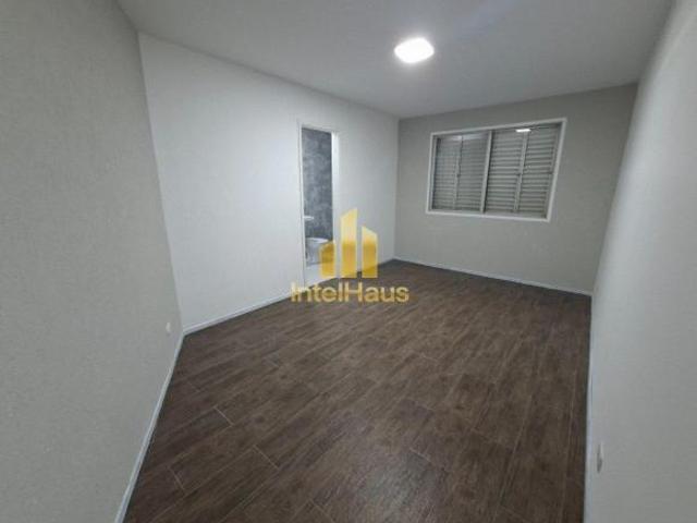 Amplo Apartamento Renovado no Rebouças