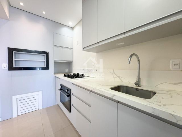 AMPLO APARTAMENTO SEMI MOBILIADO COM SUÍTE
