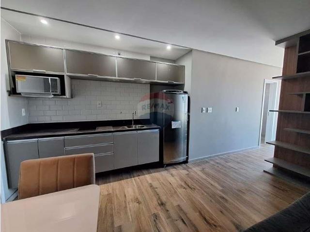 Amplo Quarto e Sala com área externa todo mobiliado